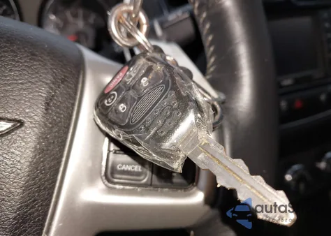 2013 Chrysler 200 Limited z USA, uszkodzony, nr VIN 1C3CCBCG8DN651270